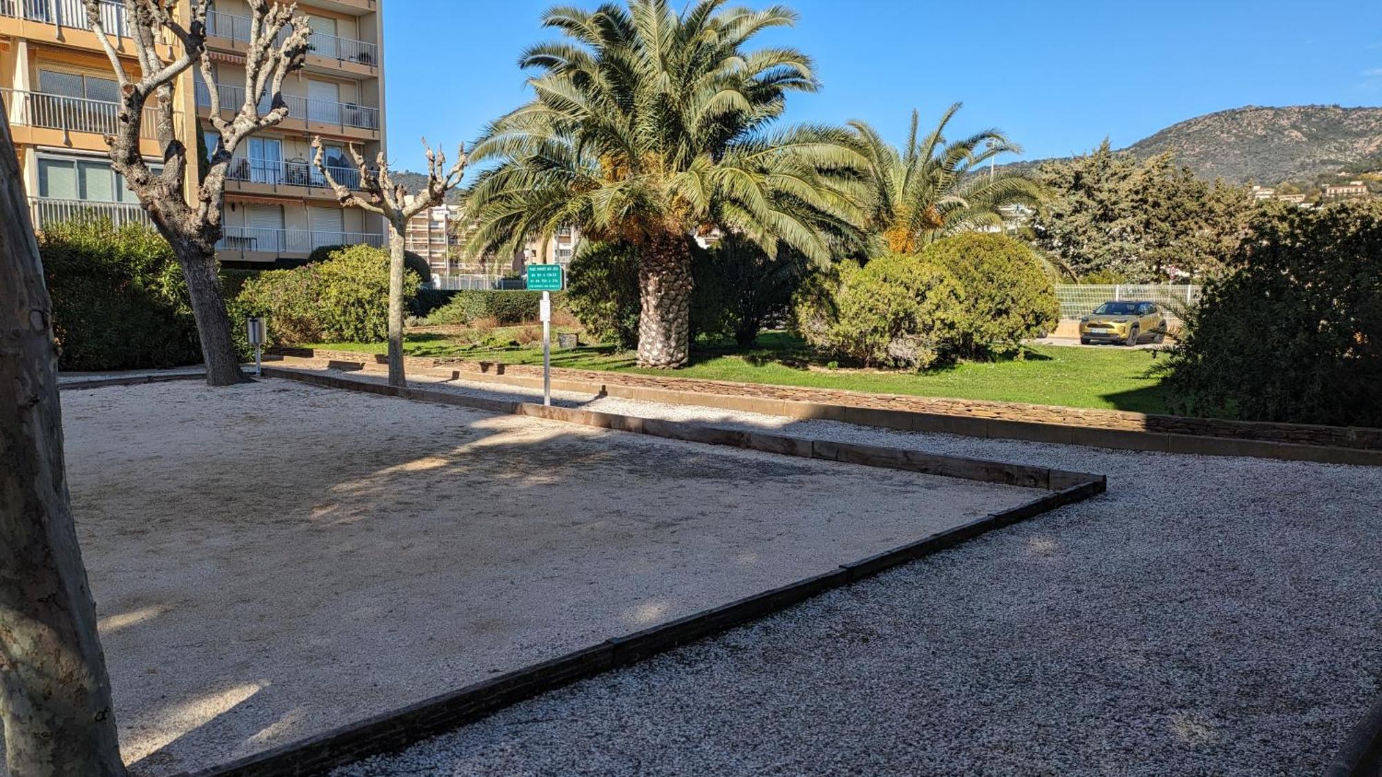 Studio Avec Coin Nuit, 100 M De La Mer Le Lavandou Ngoại thất bức ảnh